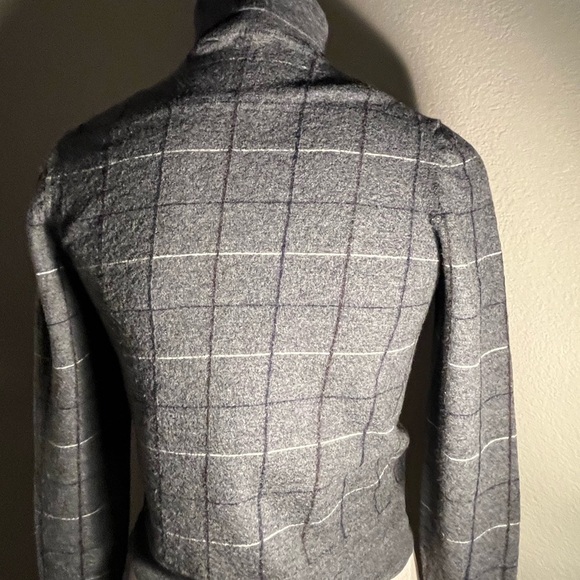 DUNHILL LONDON- made in Italy 100 percent wool turtleneck size small - Picture 7 of 7